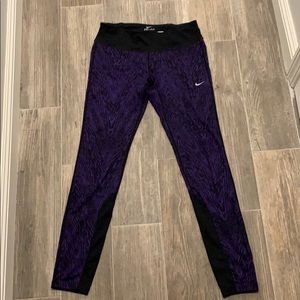 Sz medium Nike dry fit leggings